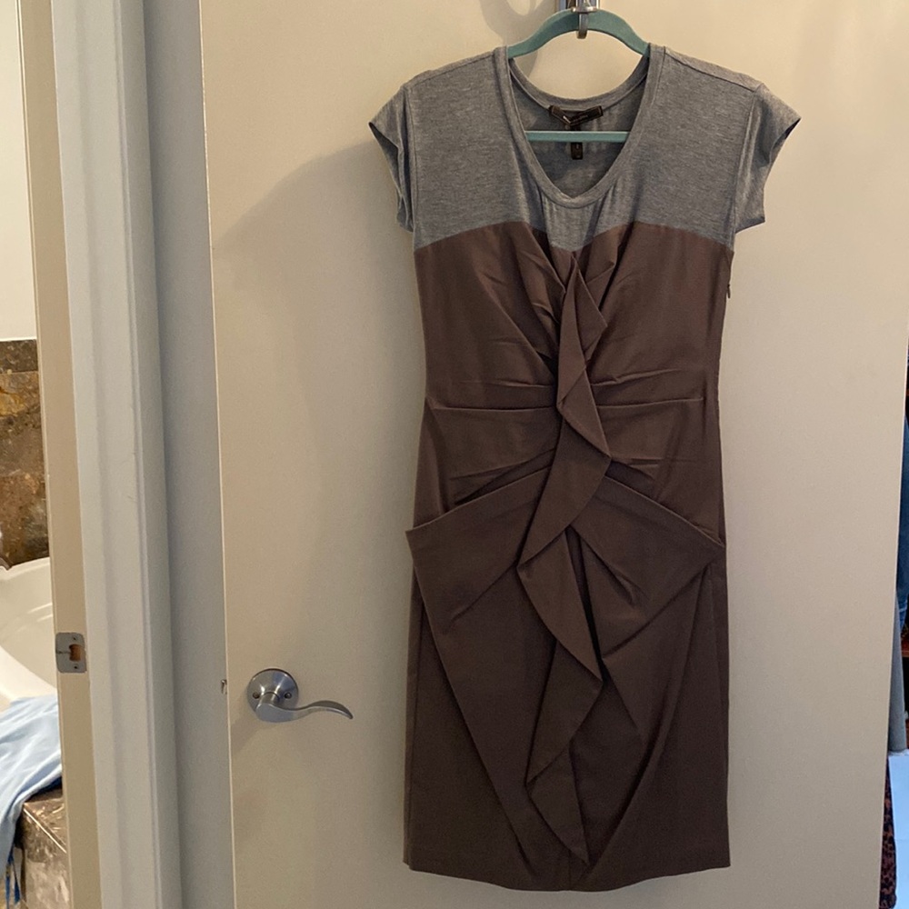 BCBG two tone t shirt ruched fitted midi dress grey/brown size 8